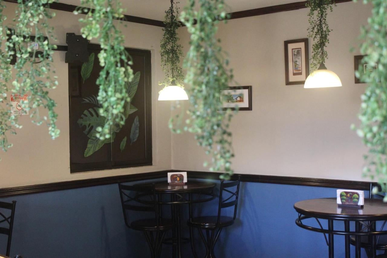 Berlor Airport Inn Río Segundo Екстериор снимка