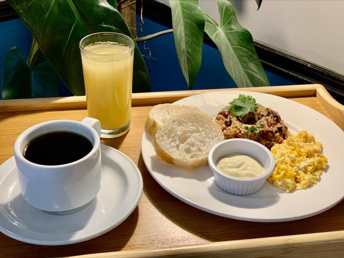 Berlor Airport Inn Río Segundo Екстериор снимка