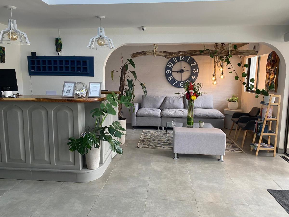 Berlor Airport Inn Río Segundo Екстериор снимка