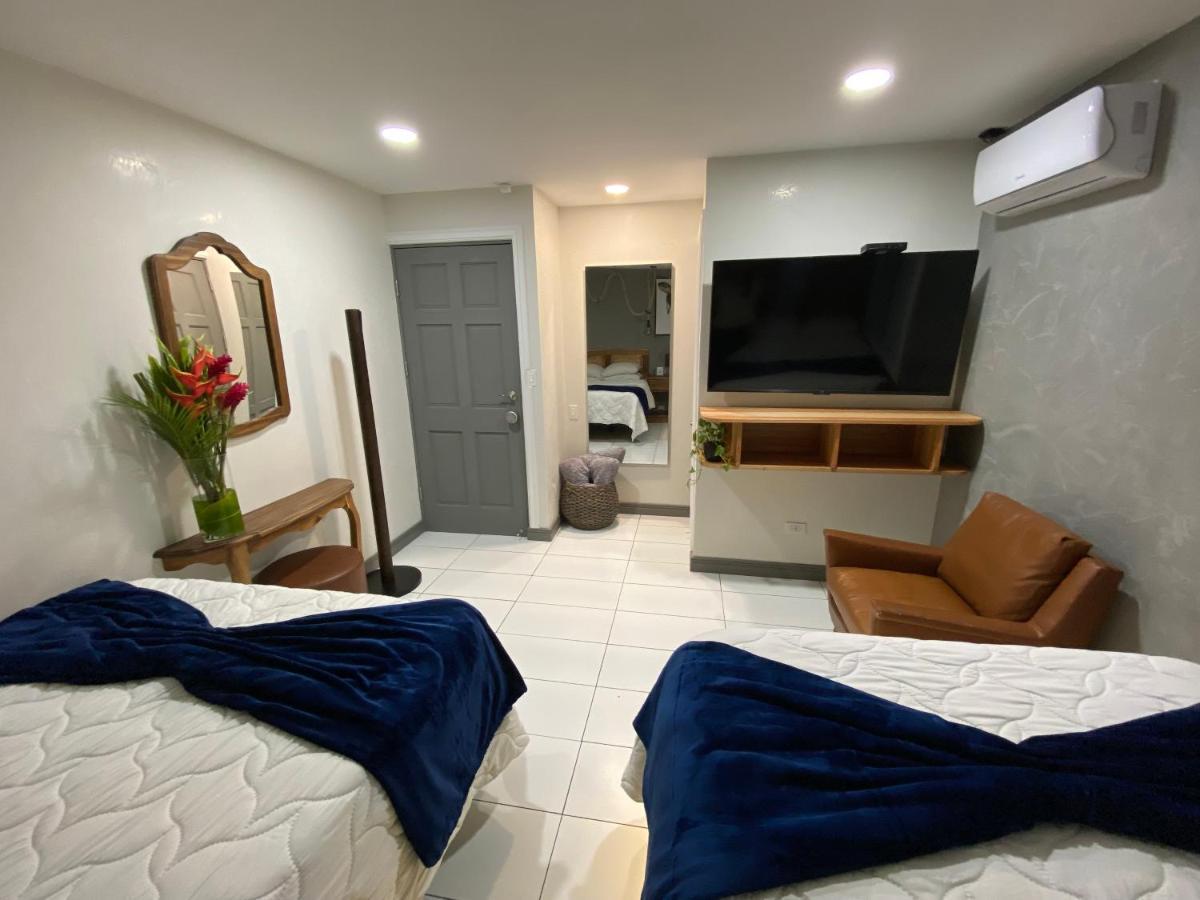 Berlor Airport Inn Río Segundo Екстериор снимка