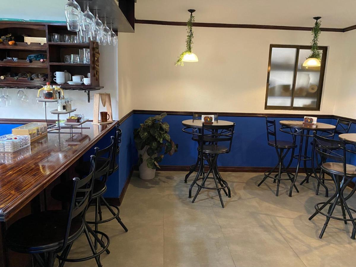 Berlor Airport Inn Río Segundo Екстериор снимка