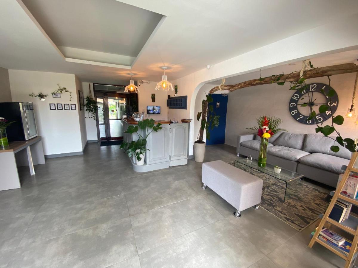 Berlor Airport Inn Río Segundo Екстериор снимка