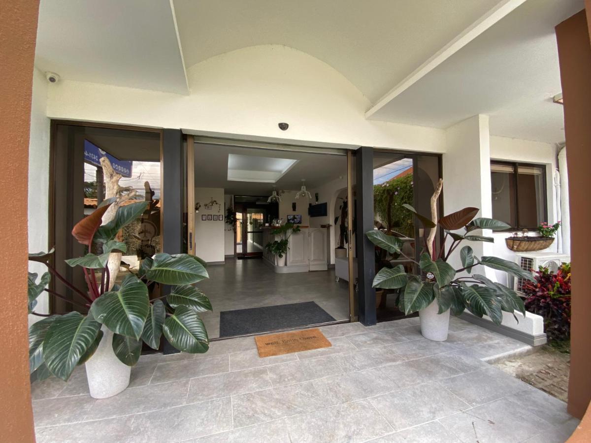 Berlor Airport Inn Río Segundo Екстериор снимка
