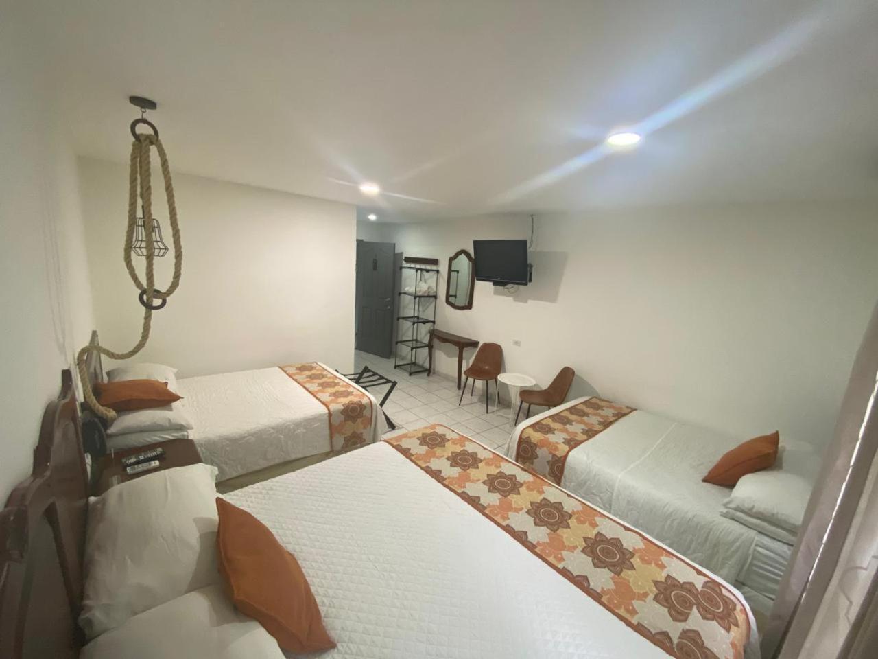 Berlor Airport Inn Río Segundo Стая снимка