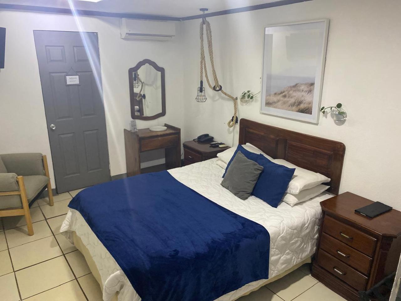 Berlor Airport Inn Río Segundo Стая снимка