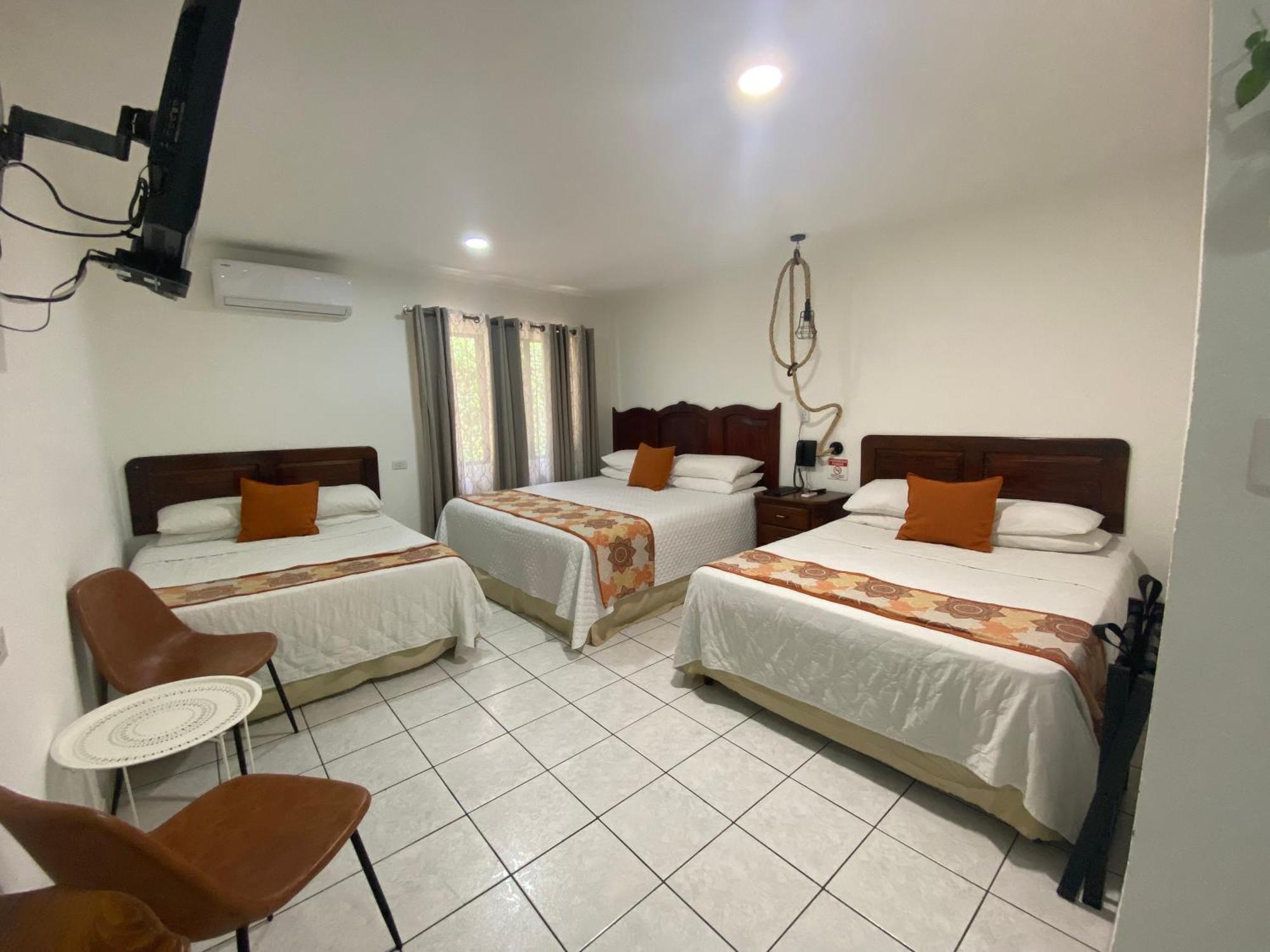 Berlor Airport Inn Río Segundo Стая снимка