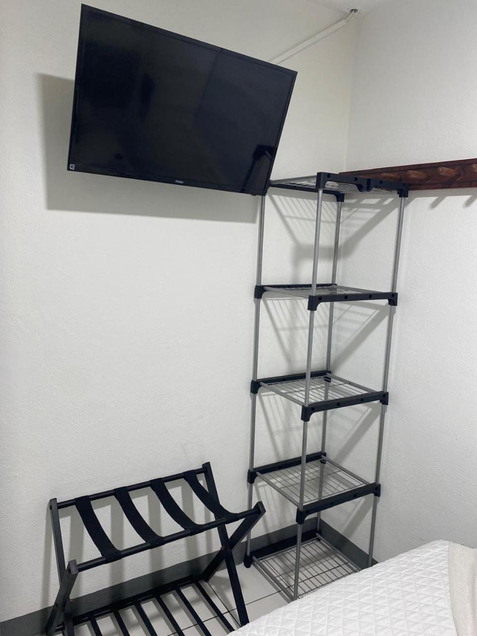 Berlor Airport Inn Río Segundo Стая снимка